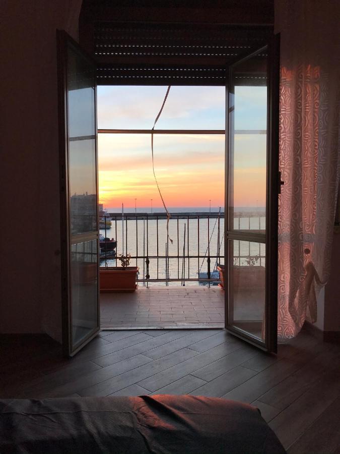 B&B Il Veliero チビタベッキア エクステリア 写真